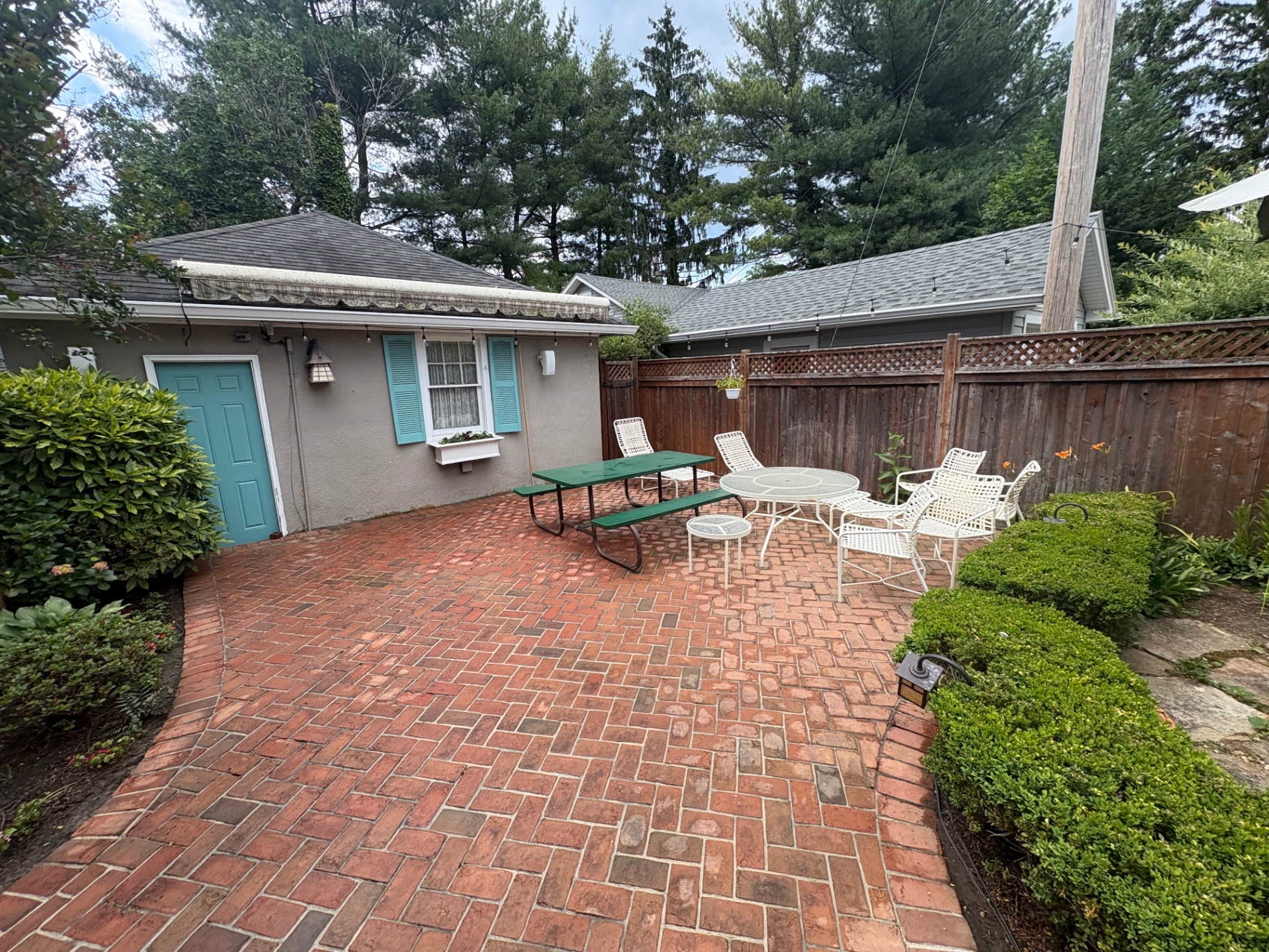 Paver patio cleaning after